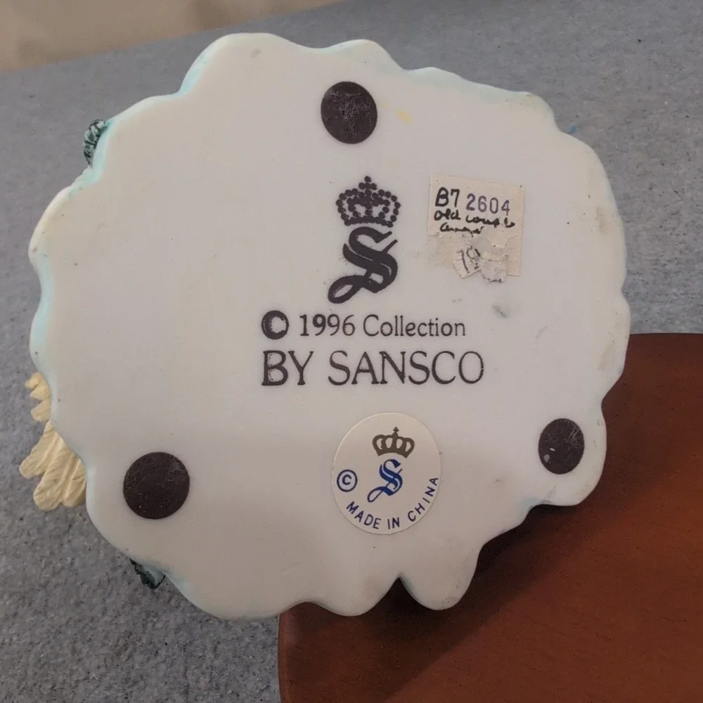 1996 Sansco Heritage House Angel Couple Music Box Oh What‎ a Beautiful Morning